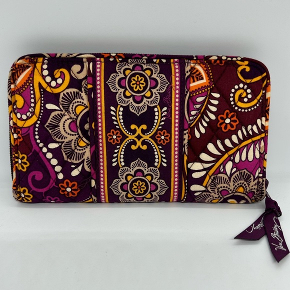Vera Bradley Zippered Clutch Wallet in Retired Pattern “Safari Sunset.” - Picture 1 of 5